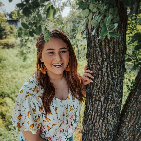 Meet your Posher, Shelbs!🌵💗 - Picture 1 of 8